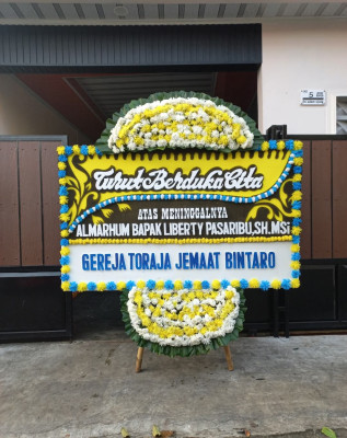 Papan Bunga Duka di Daru